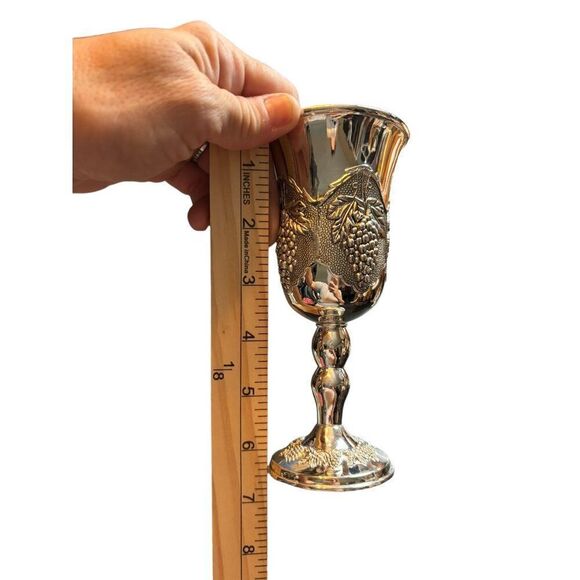 Vintage Silver Plated Kiddush Cup With Grape Vine Motif 4.25" Tall - Picture 5 of 8